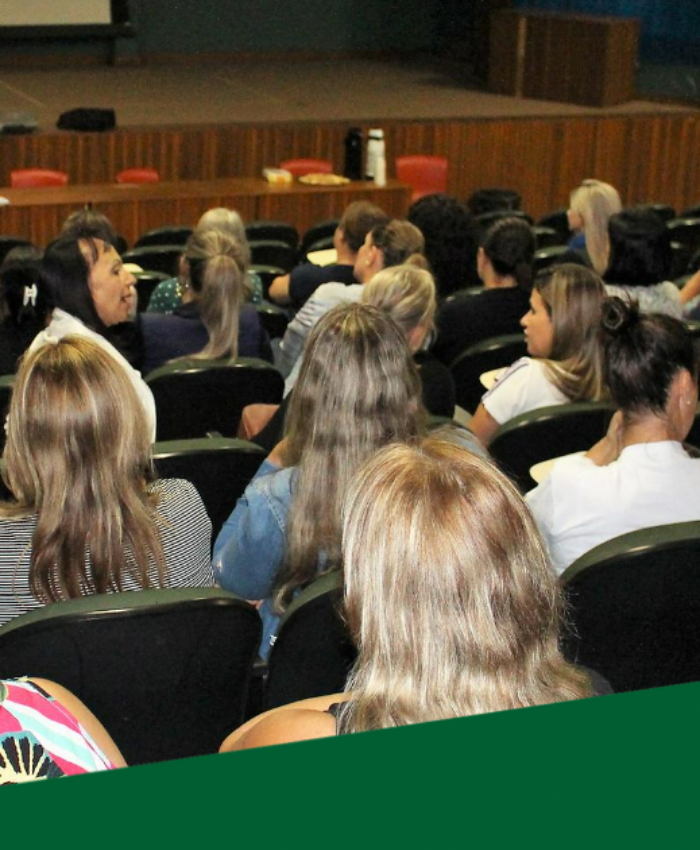 Professores da rede municipal de ensino participam de capacitações em Três Barras