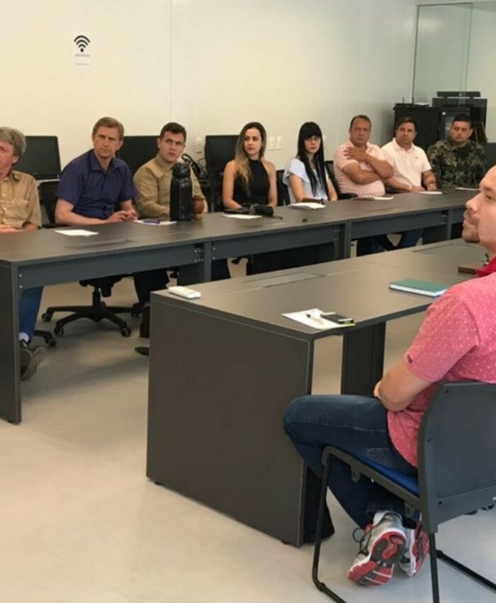 Representantes do município participam de debate sobre o transporte de produtos perigosos