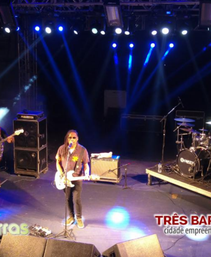 Serginho Moah contagia o público da Expo Três Barras com os maiores sucessos do Papas da Língua