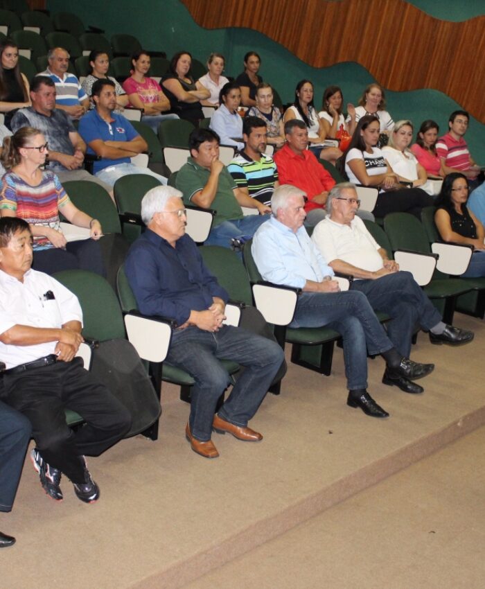 Servidores da prefeitura participam de palestra sobre excelência no atendimento ao público
