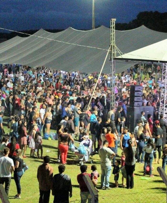 Show e presentes para 2,7 mil crianças do São Cristóvão encerram o Natal Luz deste ano