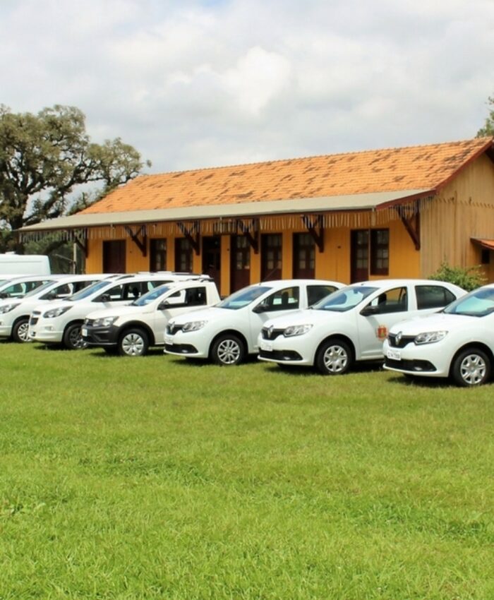 Solenidade marca a entrega oficial de nove veículos zero quilômetro
