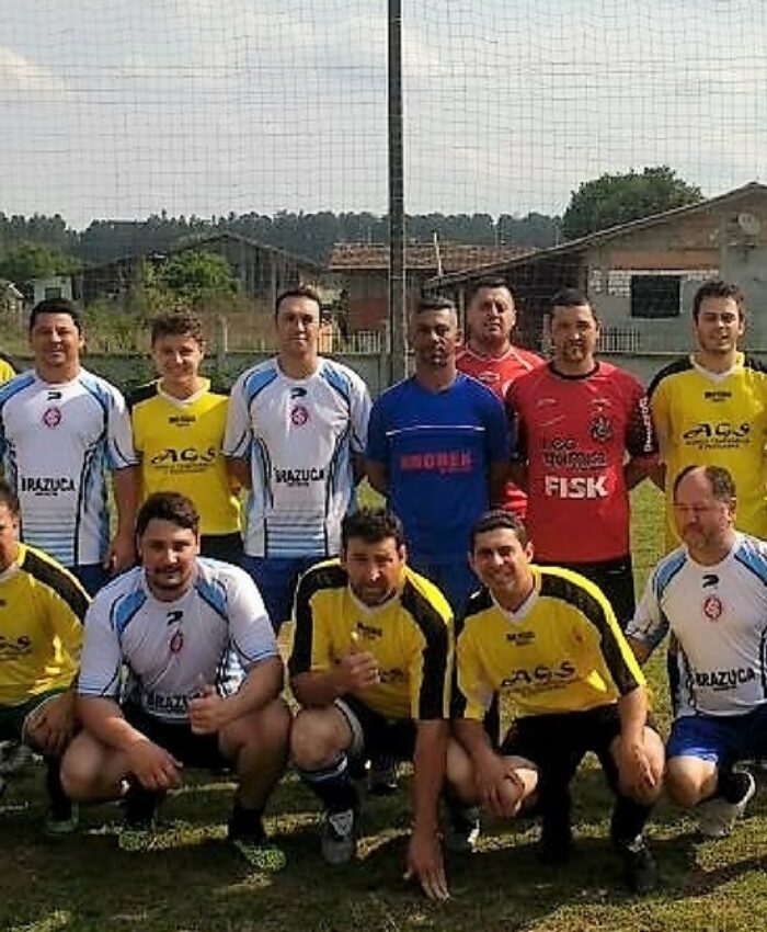 Time da Educação goleia e assume a liderança do Interno de Futebol Suíço