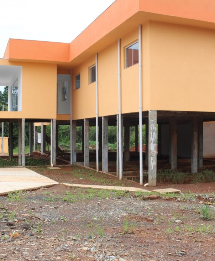 Unidade de Saúde é construída sem rampas de acesso para ambulâncias e cadeirantes