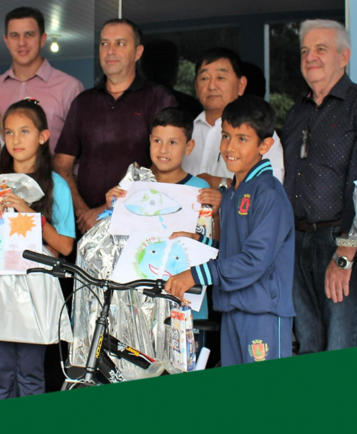 Vencedores são premiados em concurso de desenhos sobre o Dia Mundial da Água