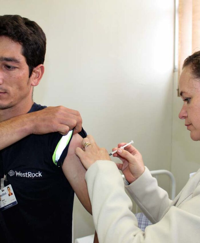Vigilância Epidemiológica e ESF realizam nova etapa da atualização vacinal de trabalhadores em Três Barras